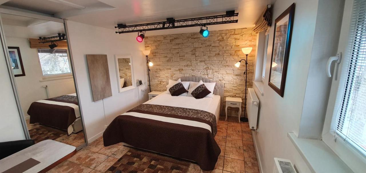 Aparthotel 3 ,, Cosy House Studio" & Parking Κάουνας Εξωτερικό φωτογραφία