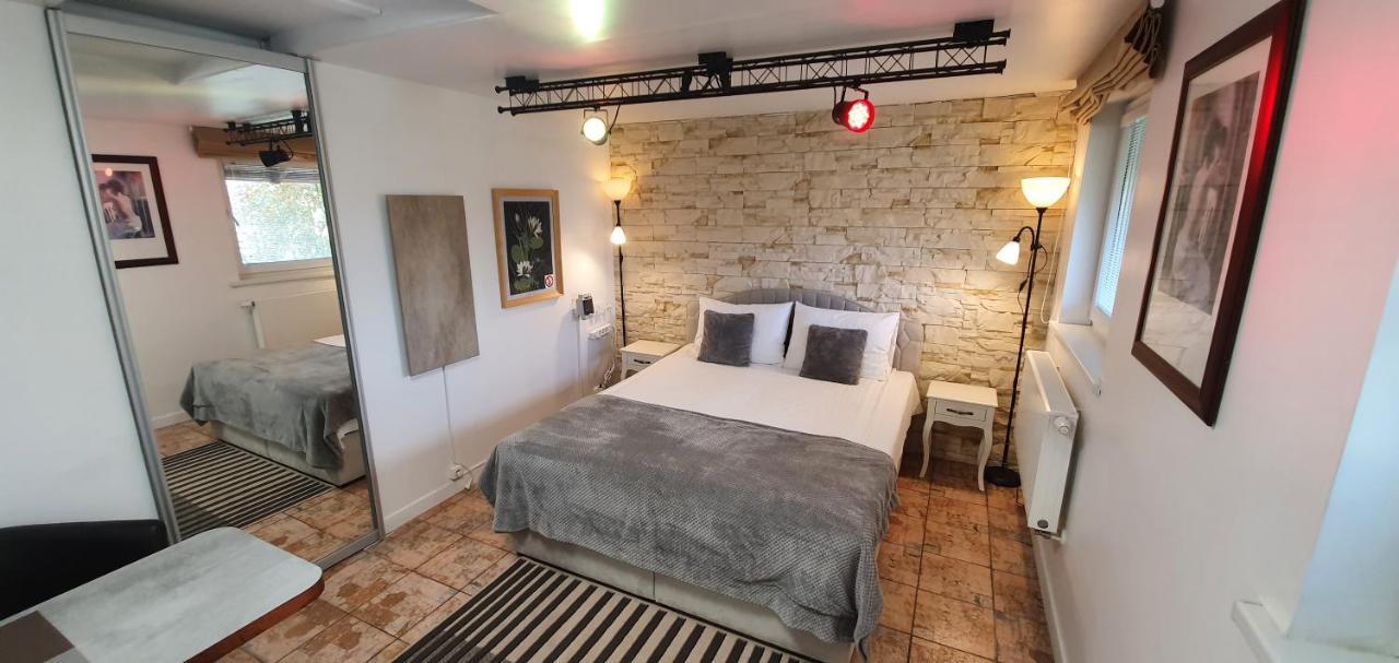 Aparthotel 3 ,, Cosy House Studio" & Parking Κάουνας Εξωτερικό φωτογραφία