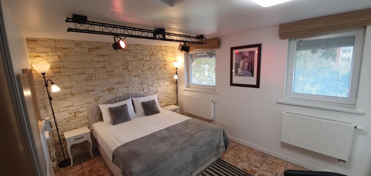 Aparthotel 3 ,, Cosy House Studio" & Parking Κάουνας Εξωτερικό φωτογραφία
