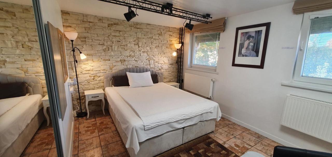 Aparthotel 3 ,, Cosy House Studio" & Parking Κάουνας Εξωτερικό φωτογραφία